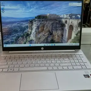 New Laptop HP Pavilion 15 8GB AMD Ryzen 5 SSD 512GB