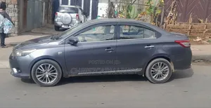 Toyota Yaris 2016 Gray