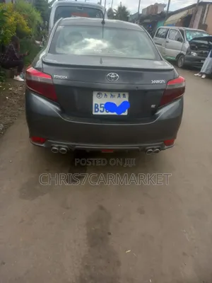 Toyota Yaris 2016 Gray