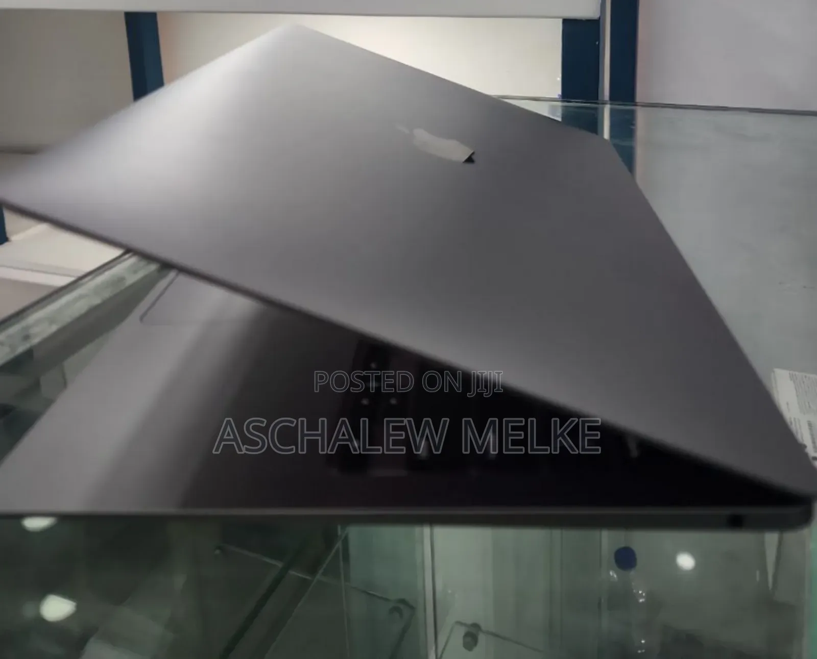 New Laptop Apple MacBook Air 2020 M1 8GB Apple M1 SSD 256GB