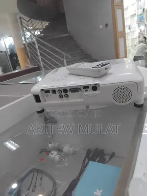 New
EPSON Projector
Model Name: EB-S31
Hardware