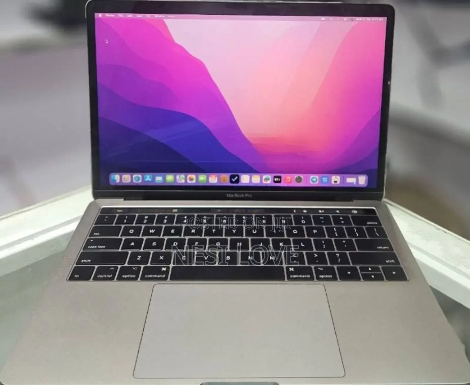 New Laptop Apple MacBook Pro 2017 8GB Intel Core I5 SSD 256GB