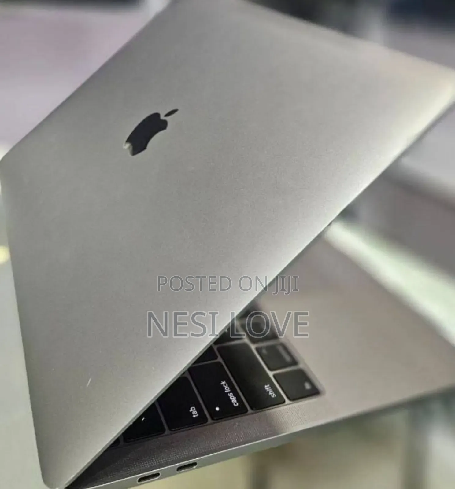 New Laptop Apple MacBook Pro 2017 8GB Intel Core I5 SSD 256GB