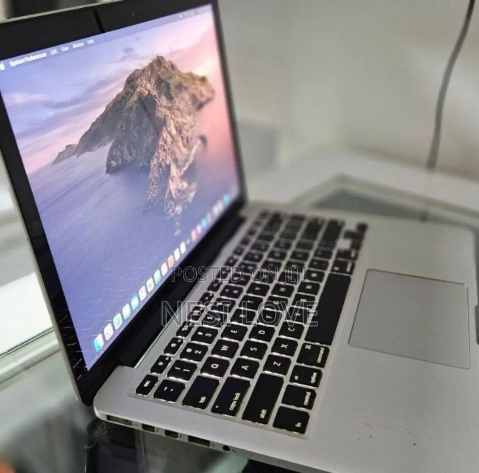 New Laptop Apple MacBook Pro 8GB Intel Core I5 SSD 500GB