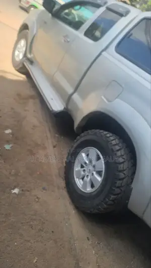 Toyota Hilux 2008 Silver