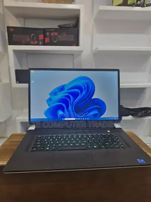 New Laptop Alienware M17x R2 32GB Intel Core I7 SSD 1T