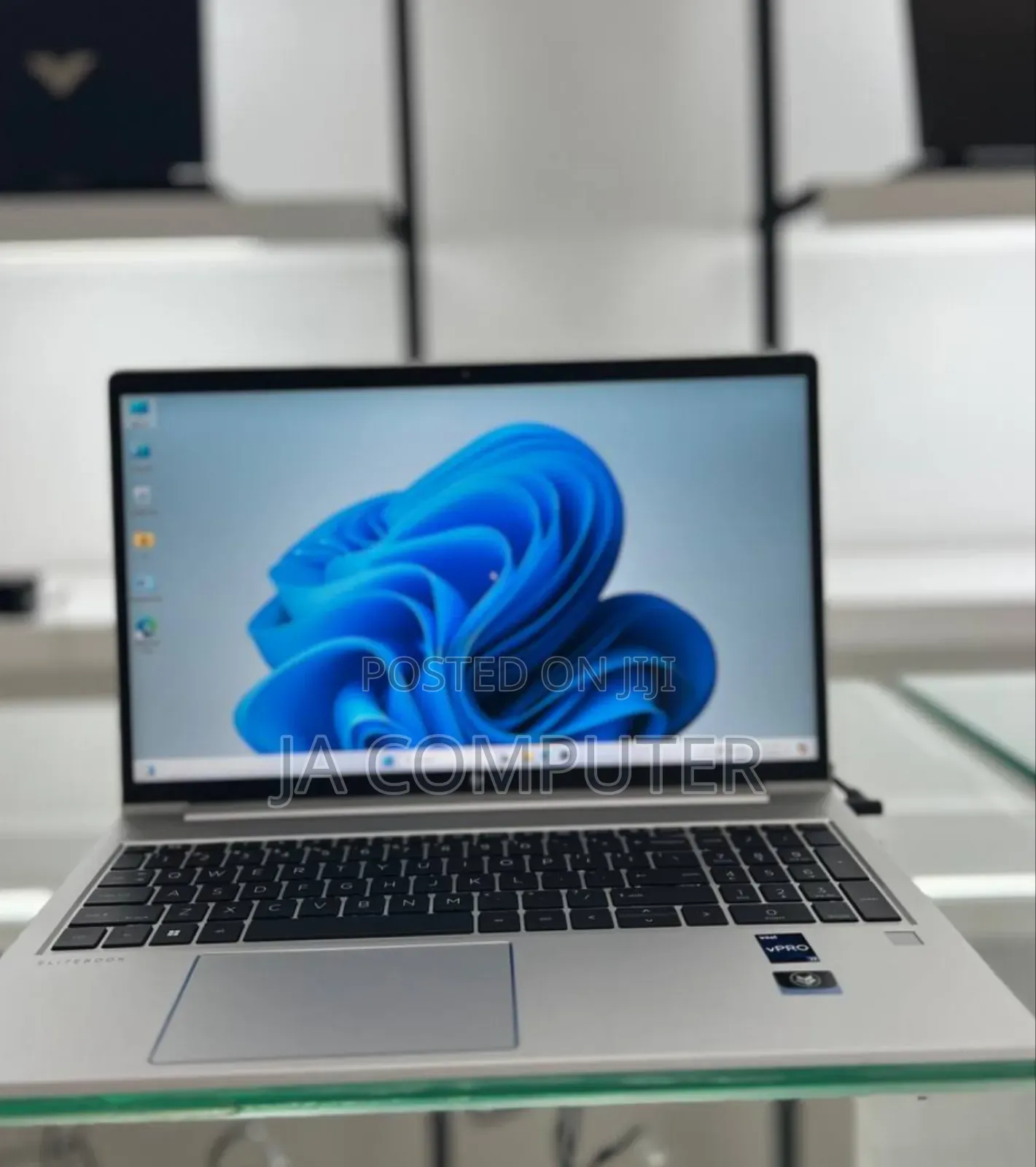 New Laptop HP EliteBook 845 G10 16GB Intel Core I7 SSD 512GB