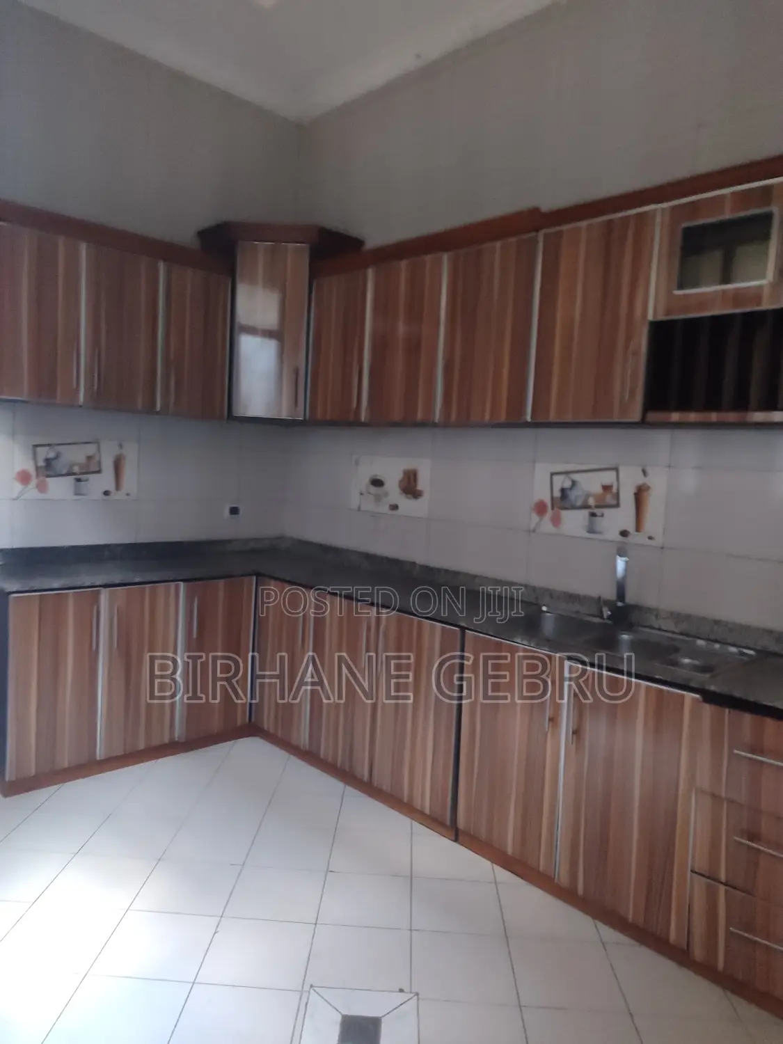 5bdrm Villa in Villa House, Yeka for rent