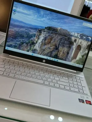 New Laptop HP Pavilion 15 8GB AMD Ryzen 5 SSD 512GB