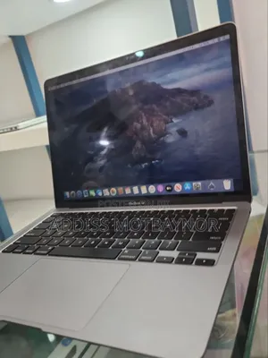 New Laptop Apple MacBook Air 2022 M2 16GB Intel Core I7 SSD 512GB