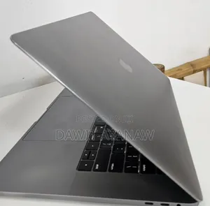 New Laptop Apple MacBook Pro 2018 16GB Intel Core I5 SSD 512GB