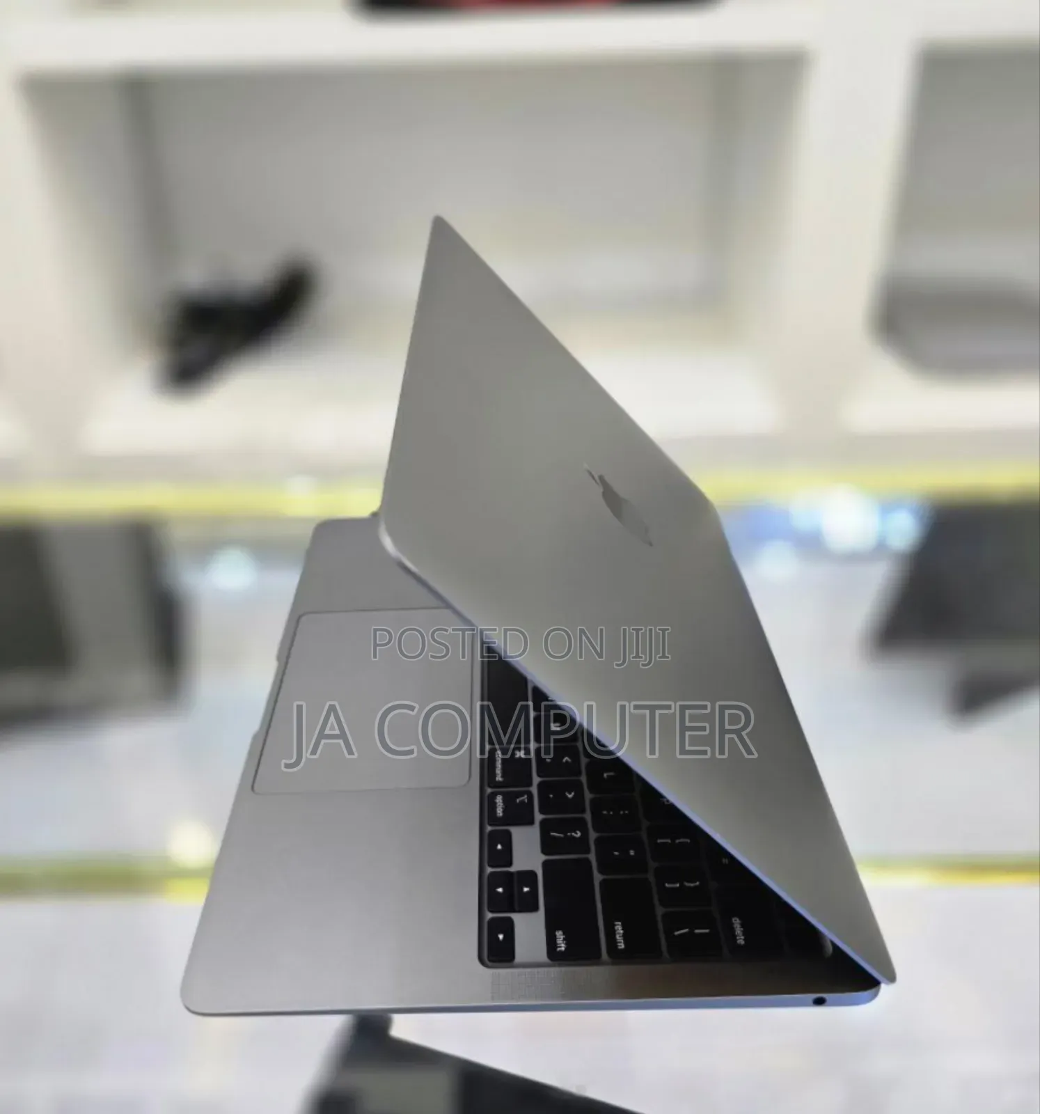 New Laptop Apple MacBook Air 2020 M1 8GB Apple M1 SSD 256GB