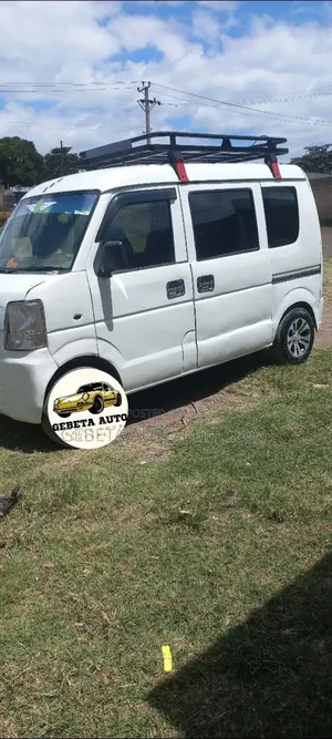 Suzuki Every Wagon 2012 White