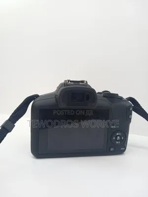 Photo - Canon EOS R100
