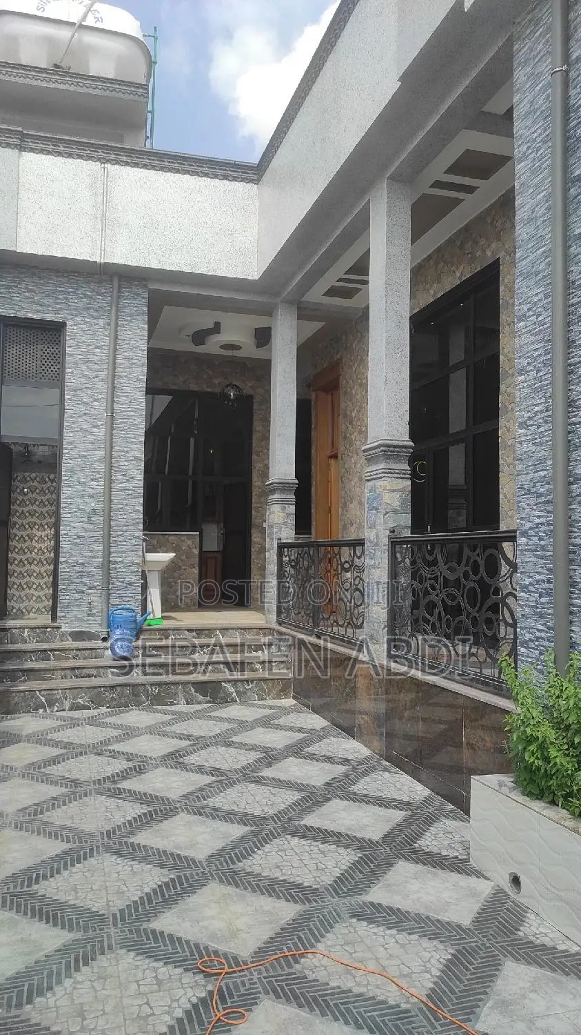 Furnished 4bdrm House in L-Shape House, East Shewa for sale