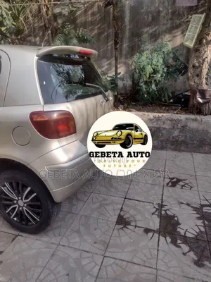 Toyota Vitz 2004 Silver