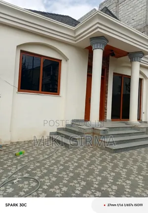 3bdrm Villa in ሰሚት, Bole for sale
