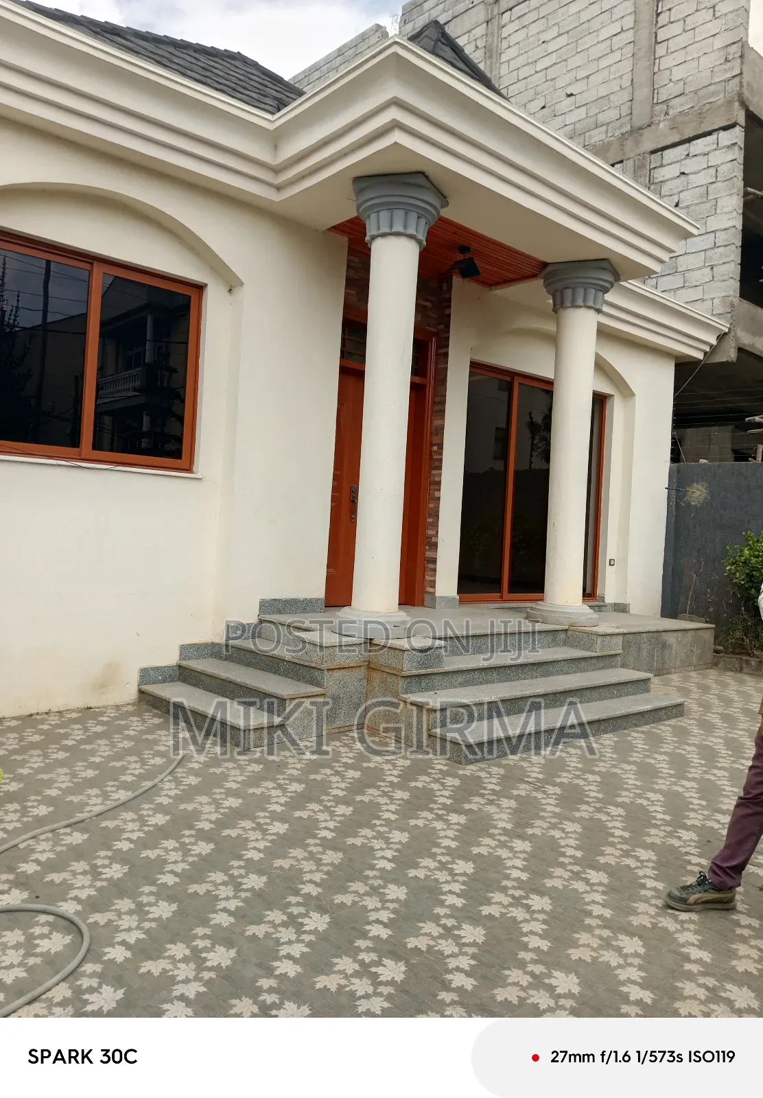3bdrm Villa in ሰሚት, Bole for sale