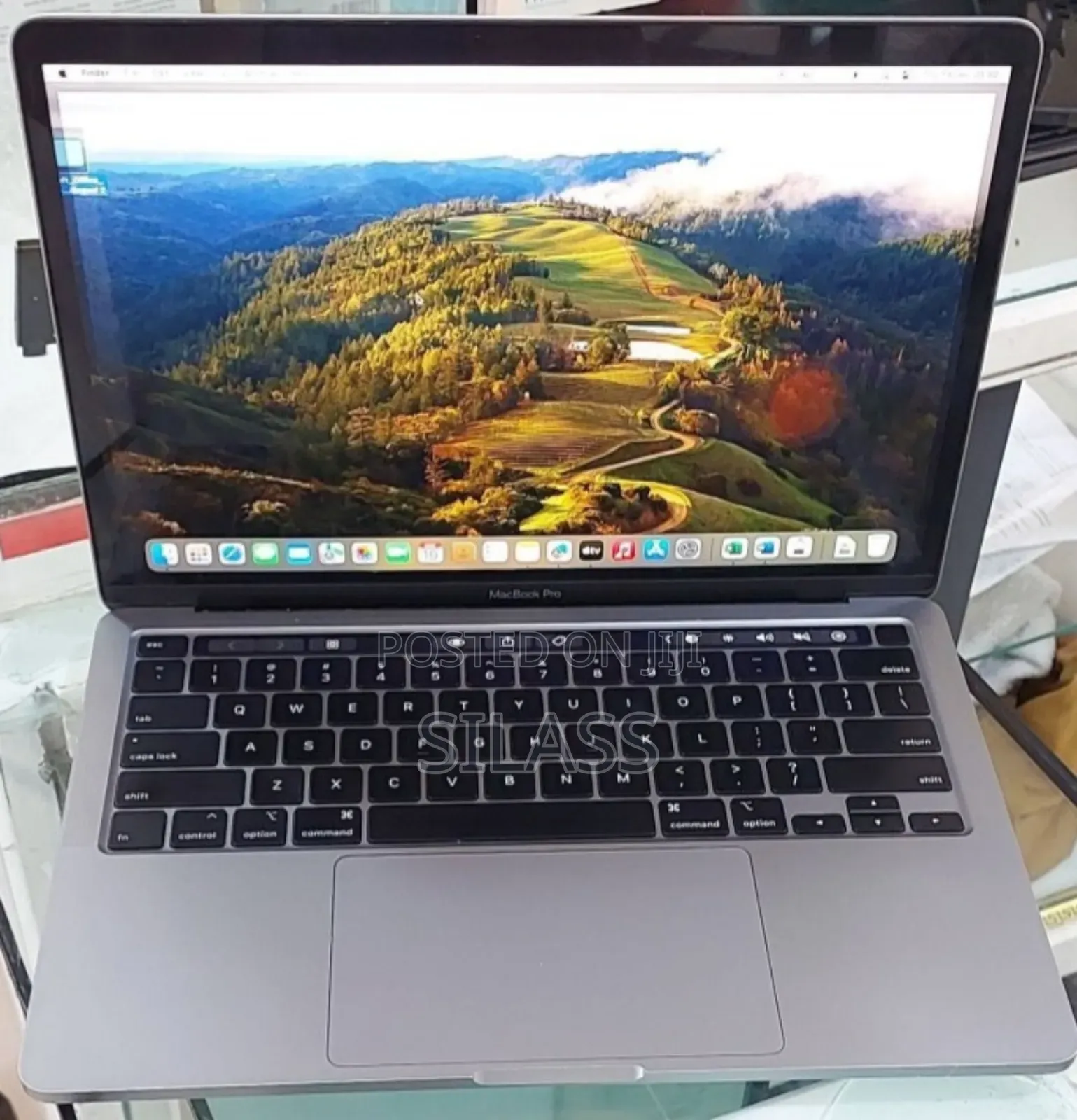 New Laptop Apple MacBook Pro 2020 16GB Intel Core I7 SSD 512GB
