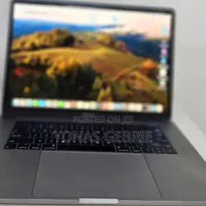 New Laptop Apple MacBook Pro 2018 16GB Intel Core i7 SSD 512GB