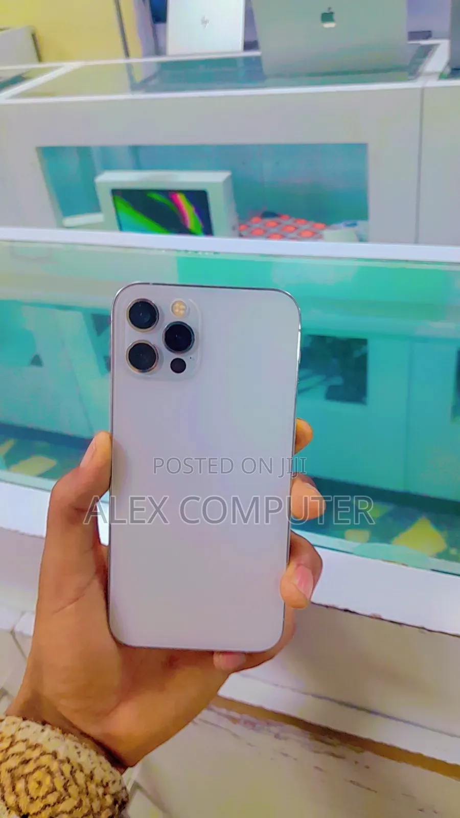 New Apple iPhone 15 Pro 256 GB Silver