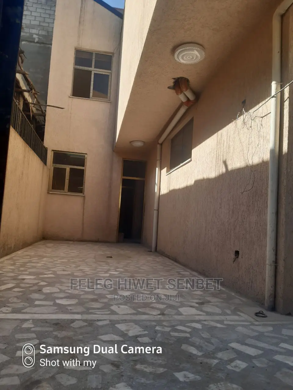 Furnished 6bdrm House in አአ, Bole for Sale