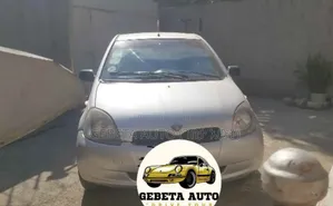 Toyota Vitz 2000 Silver