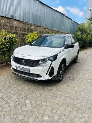 Photo - Peugeot 5008 2021 White