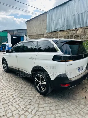 Peugeot 5008 2021 White