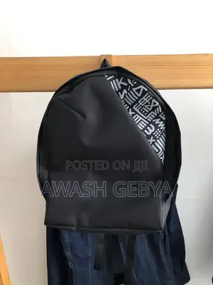 ጥቁር Tekur Backpack