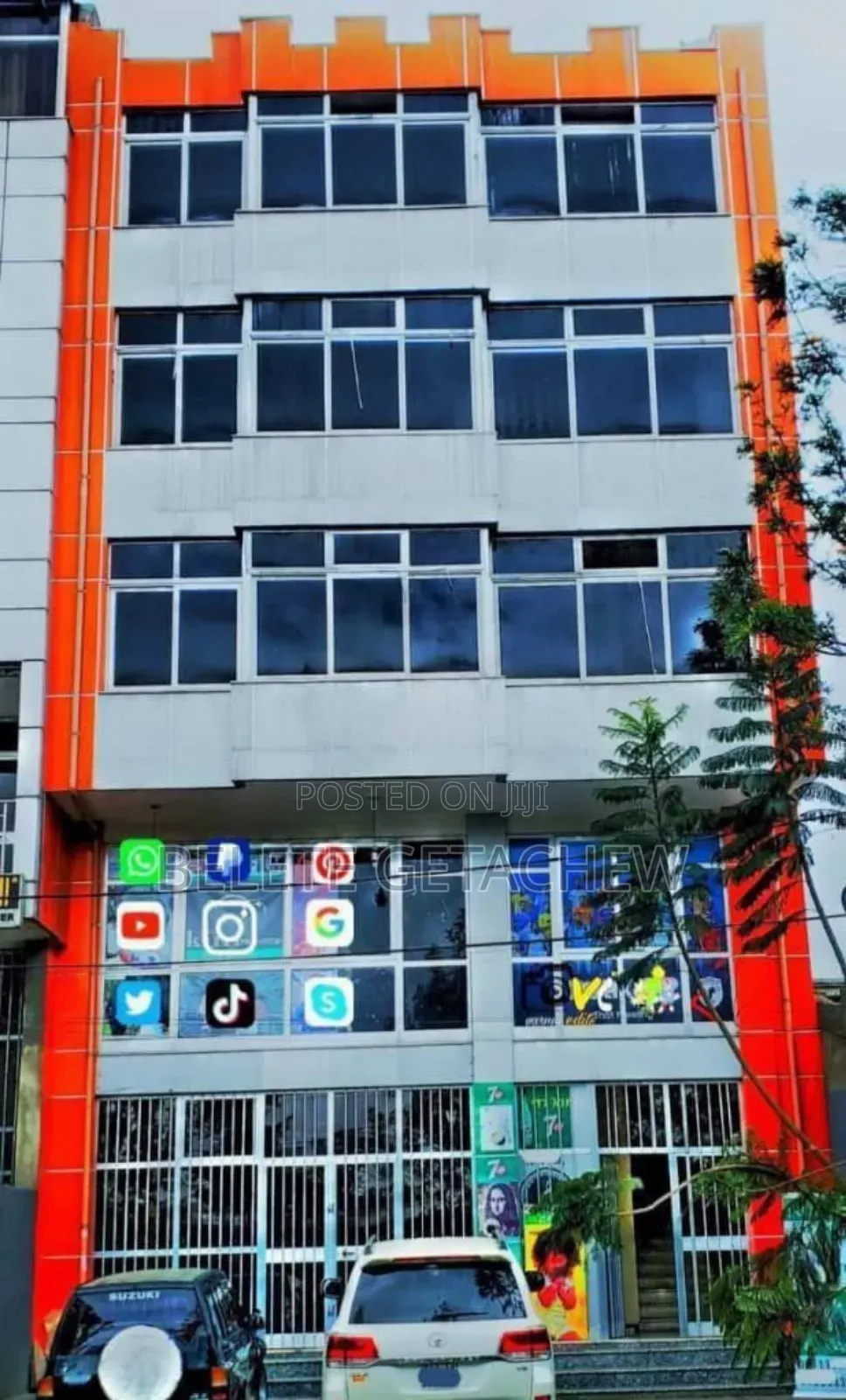 Jacros, G+4 Commercial Building for Sale 150sqm