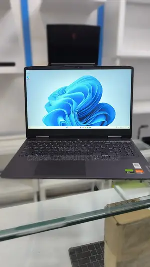 New Laptop Lenovo LOQ 15IRH8 16GB AMD Ryzen 7 SSD 512GB