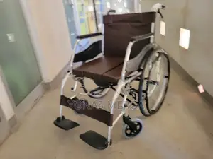WHEELCHAIR COMMOD(THH609)Wheelchairsmanualmodel00wheelchair