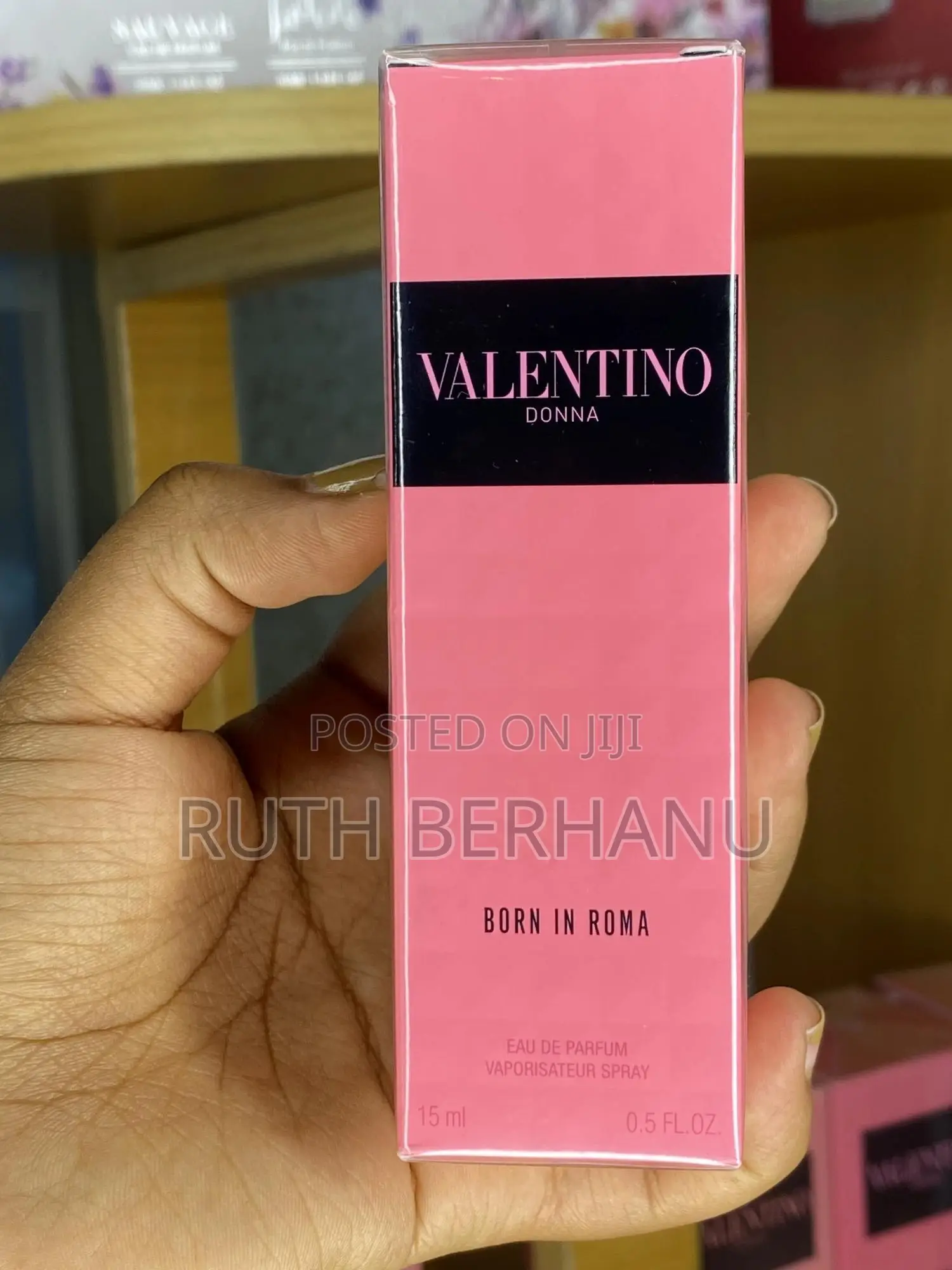 Valentino Donna Sample