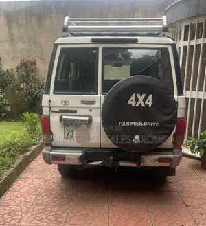 Toyota Land Cruiser 2012 White