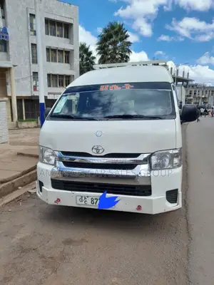 Photo - Toyota HiAce 2021 White