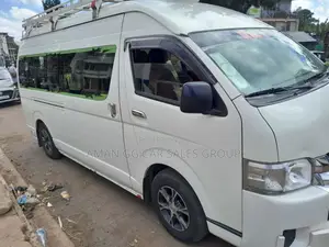 Toyota HiAce 2021 White