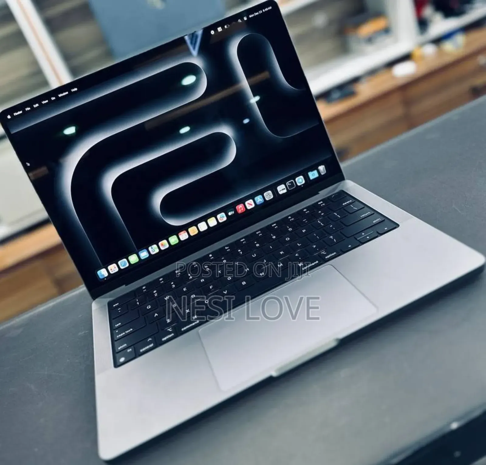 New Laptop Apple MacBook Pro 16GB SSD 1T