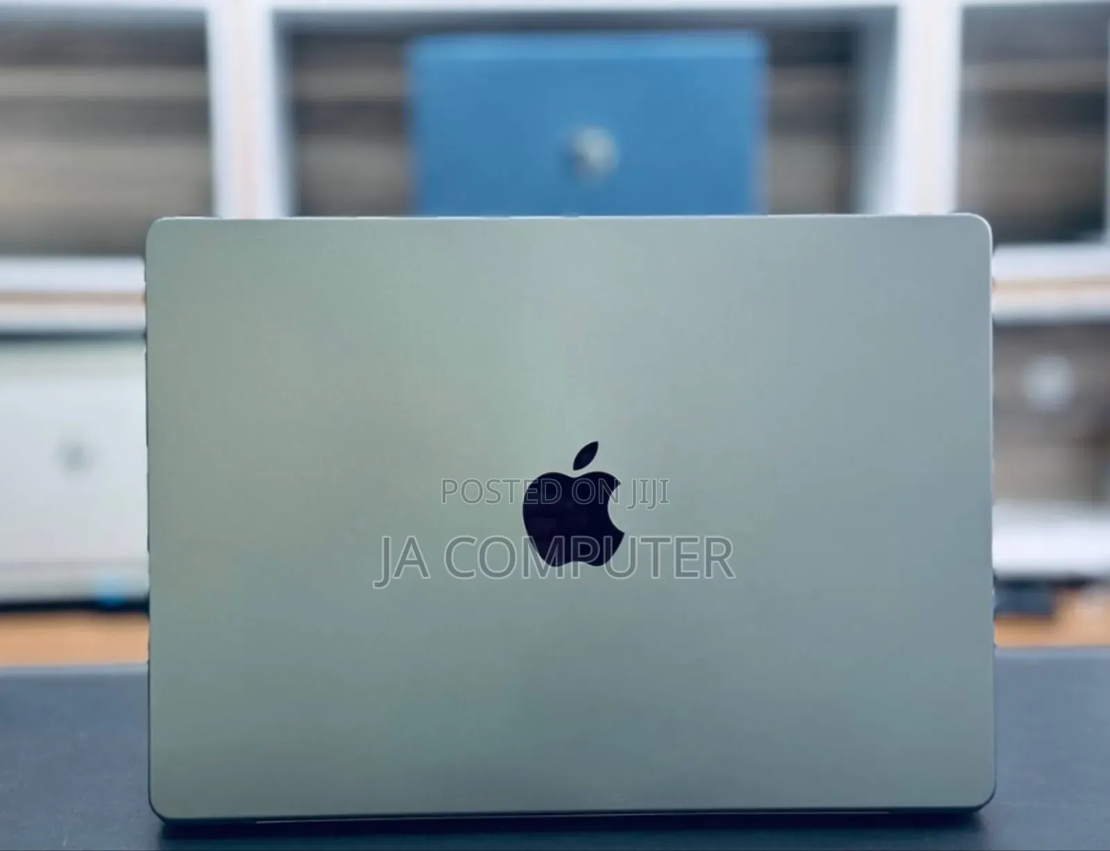 New Apple MacBook Pro 2023 M3 14-Inch 18GB Apple M3 Pro SSD 512GB