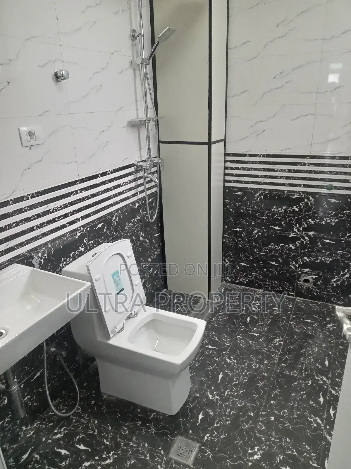 4bdrm Apartment in Bole for rent