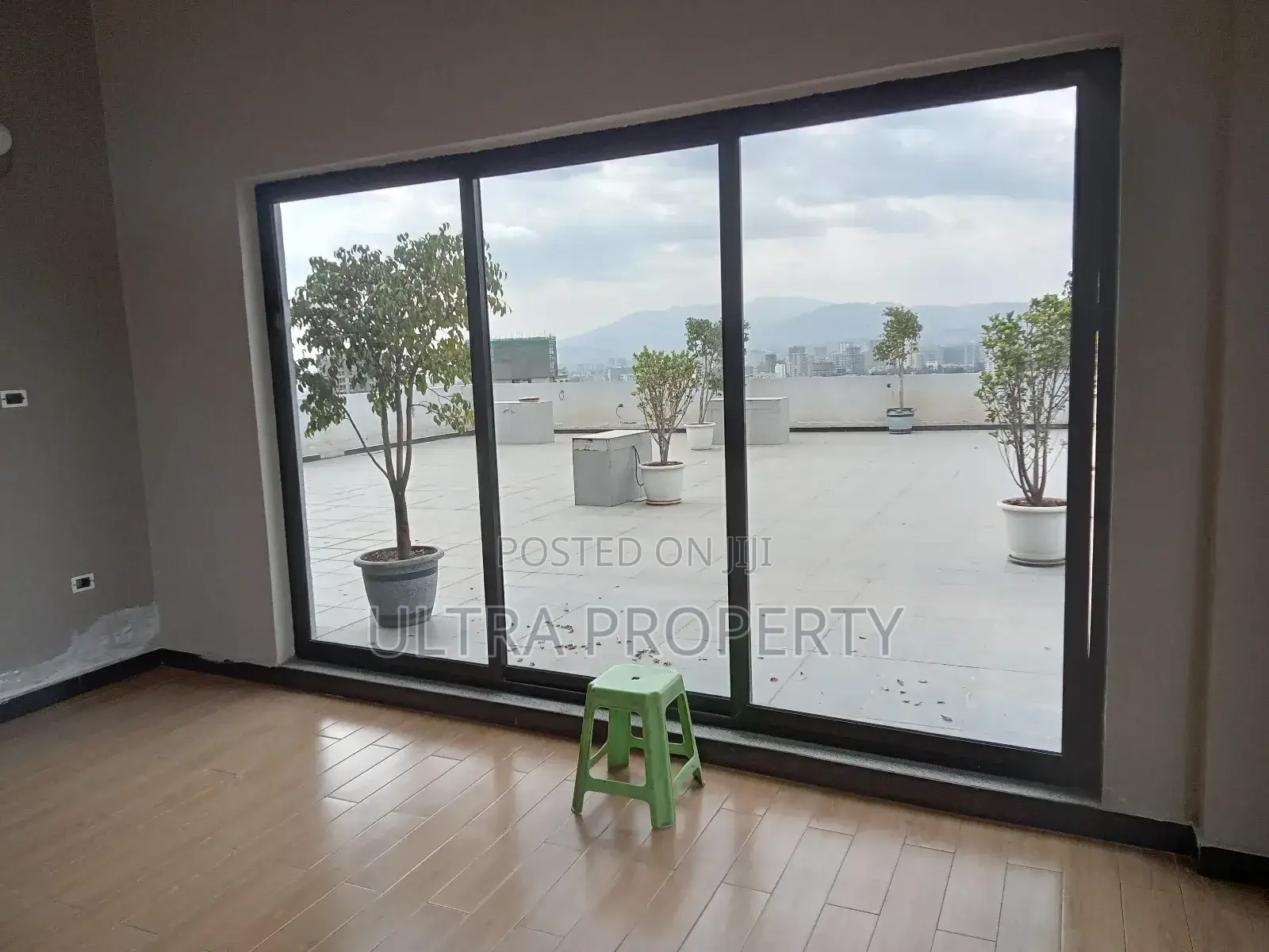 4bdrm Penthouse in Bole for rent