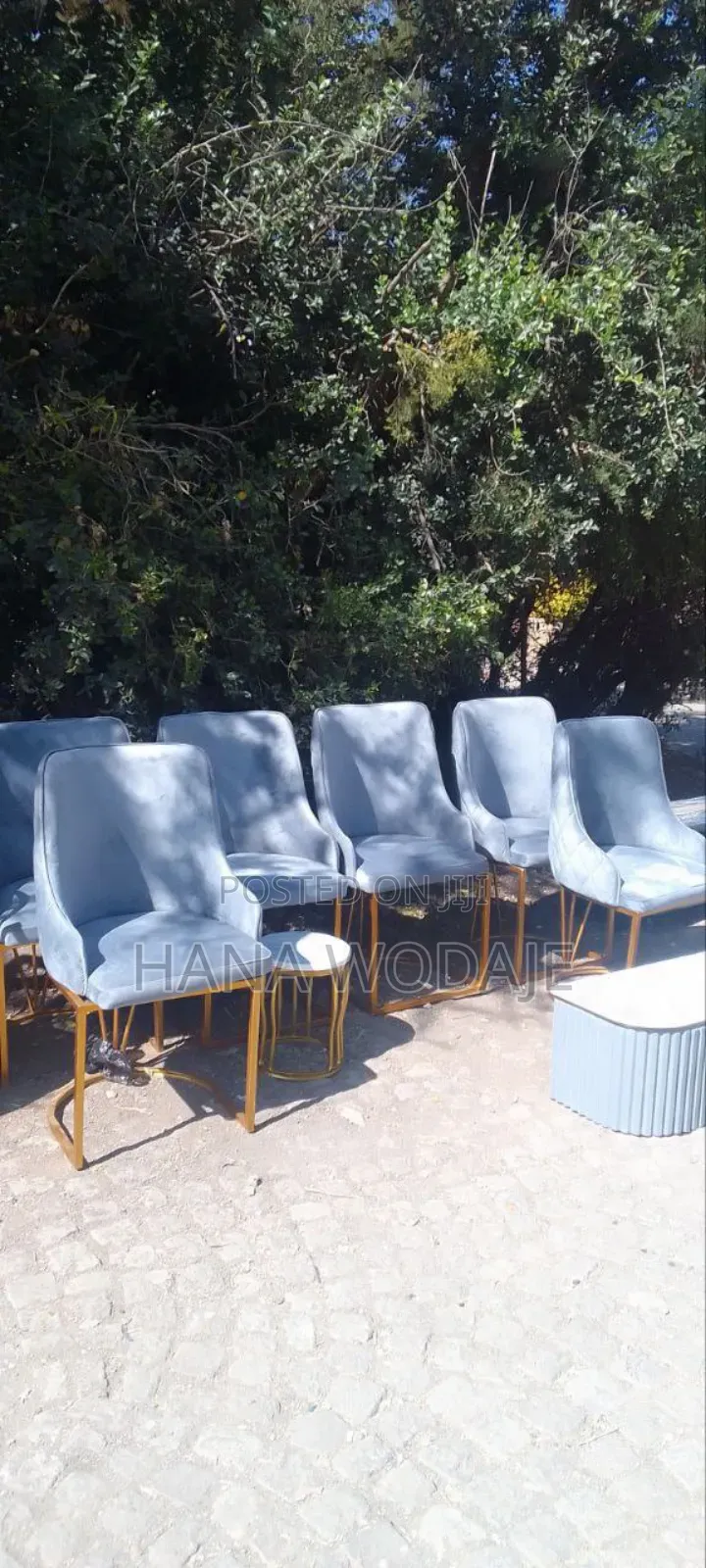 ውበትና ጥንካሬን የተላበሱ ዘመናዊ ዳይኒንግ ቴብል