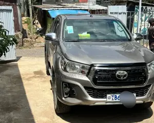 Photo - Toyota Hilux 2020 Silver