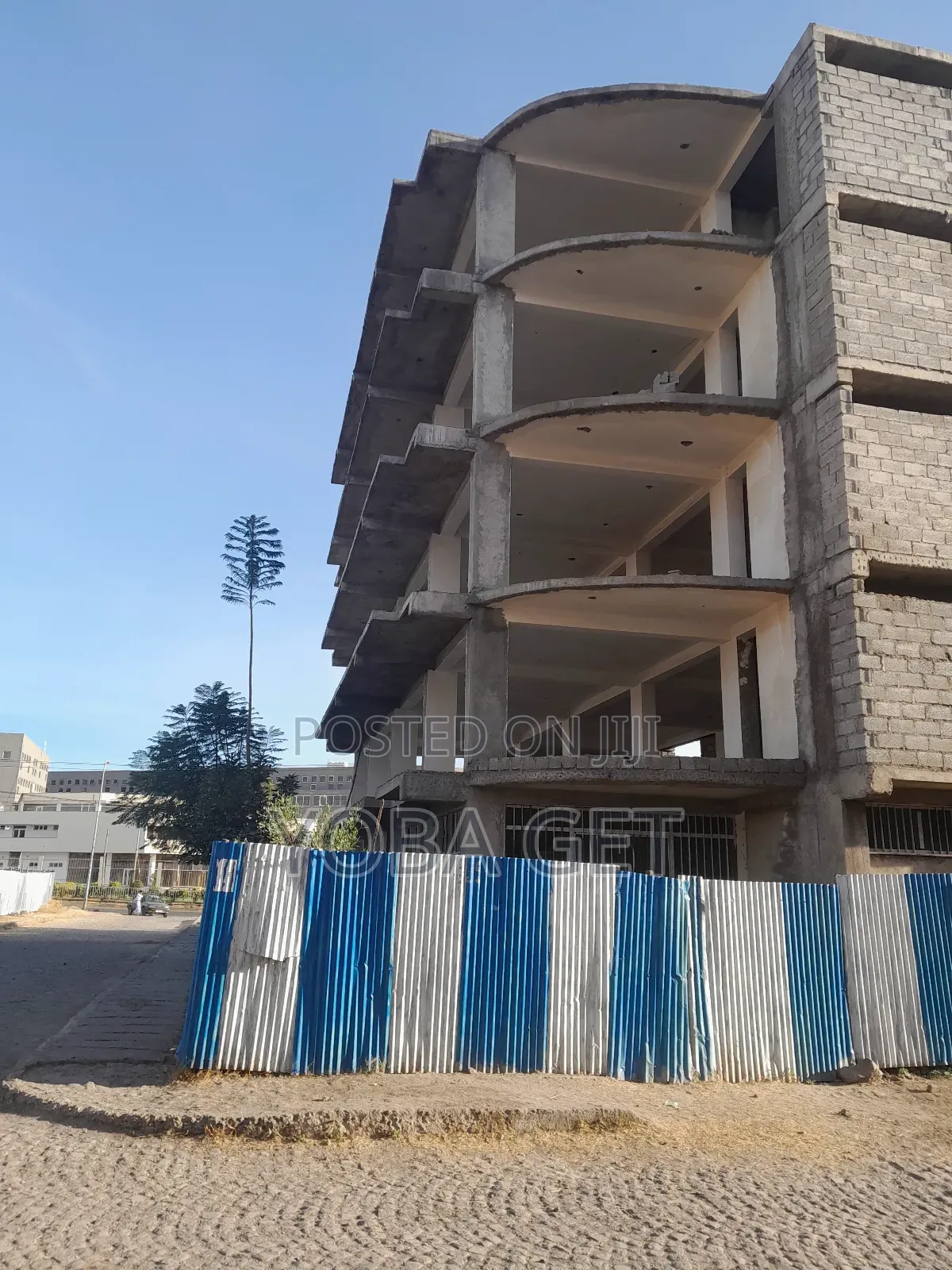 አስቸካይ የሚሸጥ ህንፃ