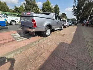 Toyota Hilux 2015 Silver