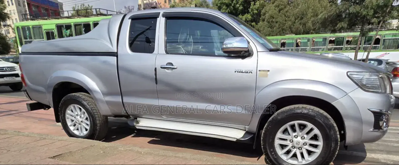 Toyota Hilux 2015 Silver