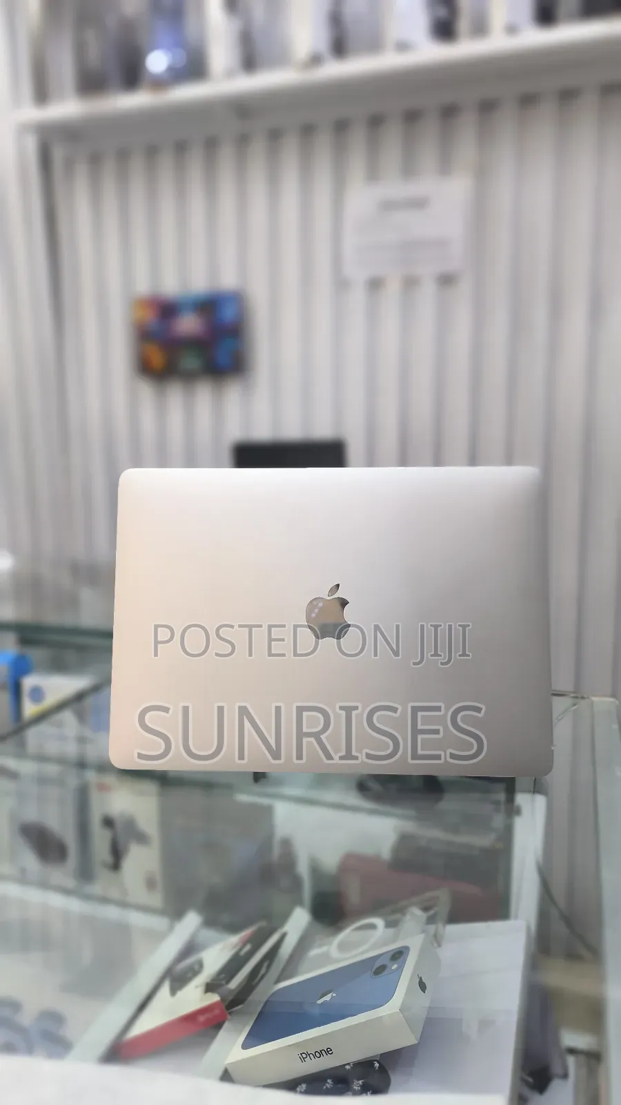 New Laptop Apple MacBook Pro 2017 8GB Intel Core I5 SSD 256GB