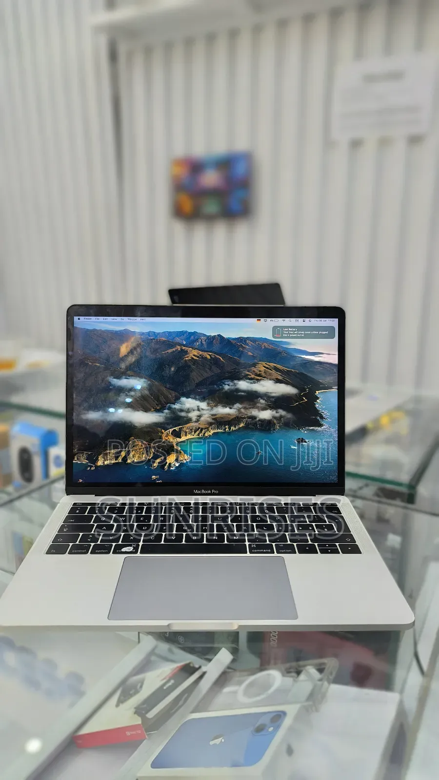 New Laptop Apple MacBook Pro 2017 8GB Intel Core I5 SSD 256GB