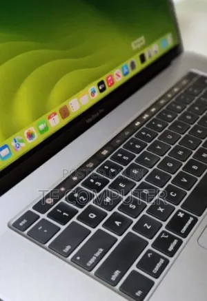 New Laptop Apple MacBook Pro 2019 16GB Intel Core I7 SSD 512GB