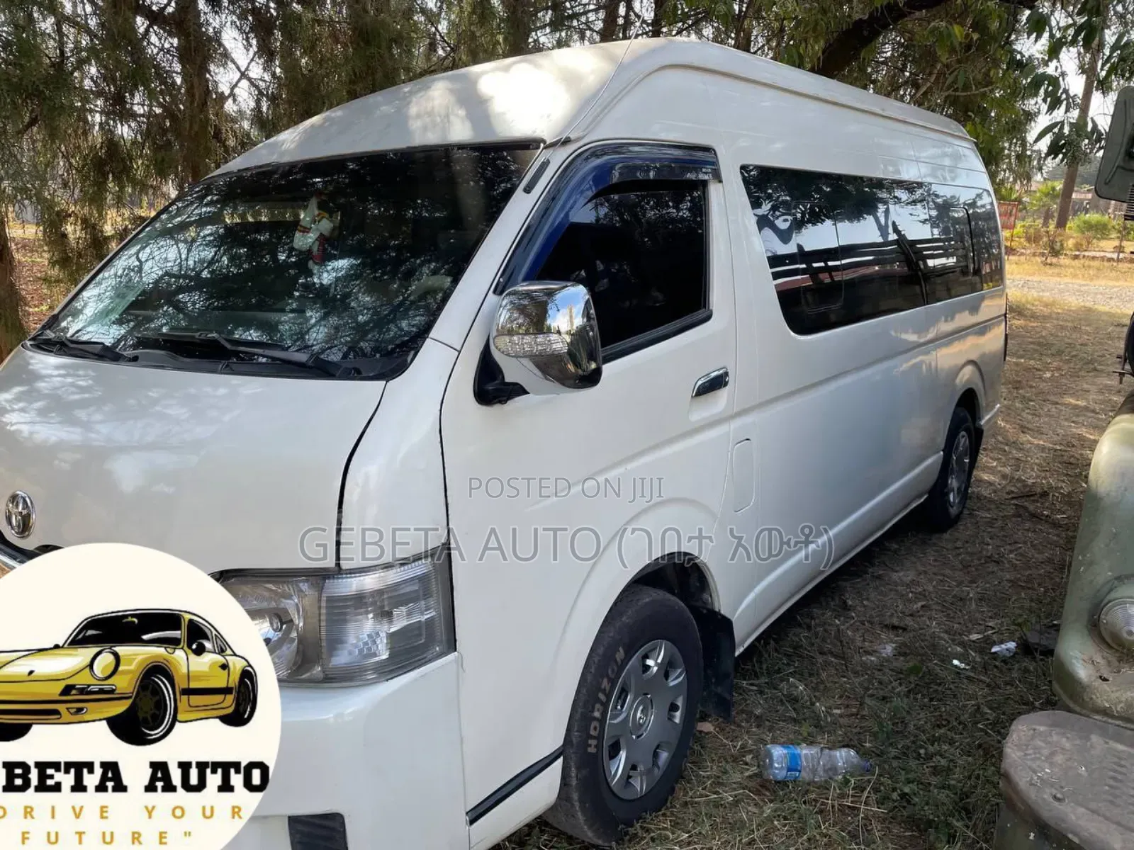 Toyota HiAce 2014 White